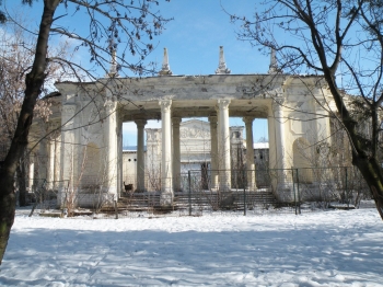 Teatrul de vară şi Parcul Bazilescu, București (1952 -1953)