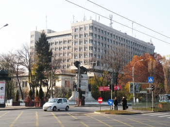 Universitatea Politehnică din Bucureşti-Facultatea de Electrotehnică, Telecomunicaţii şi Tehnologia Informaţiei, București (1975)